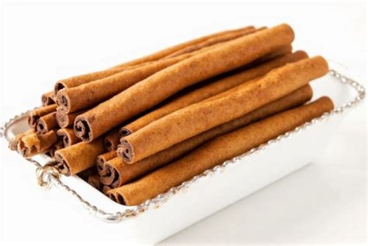 Can you eat a stick of cinnamon?