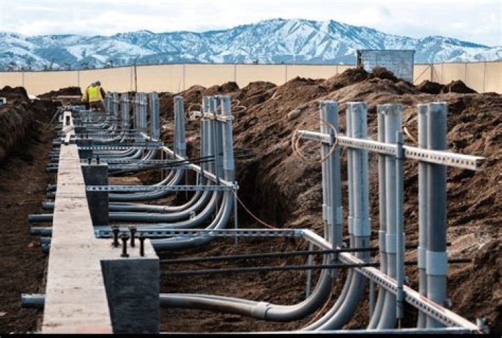 What genre is underground to Canada?