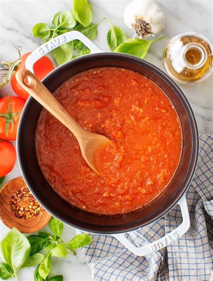 What is Italian tomato sauce for pasta called?